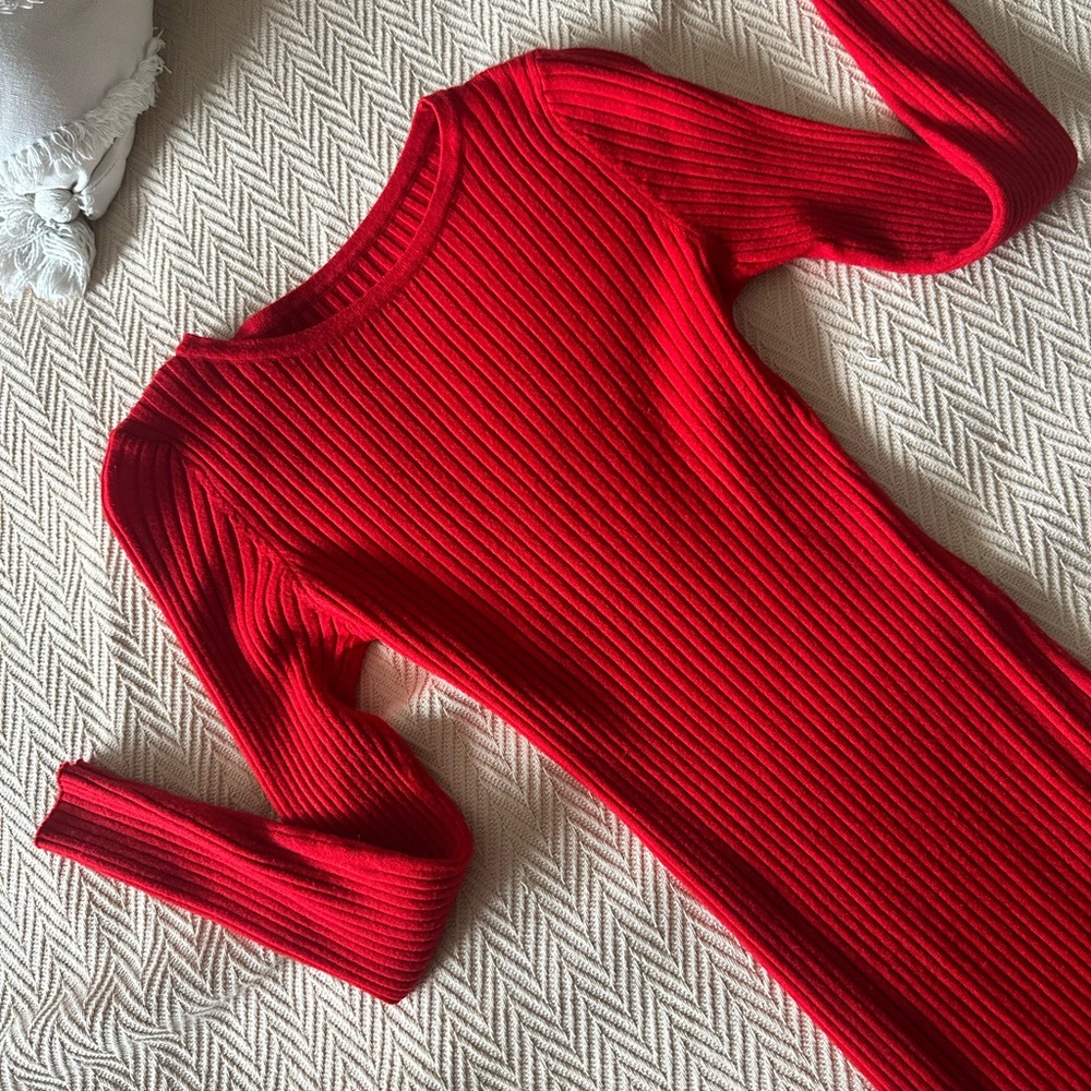 Red Ribbed Knit Dress - Picture 6 of 8